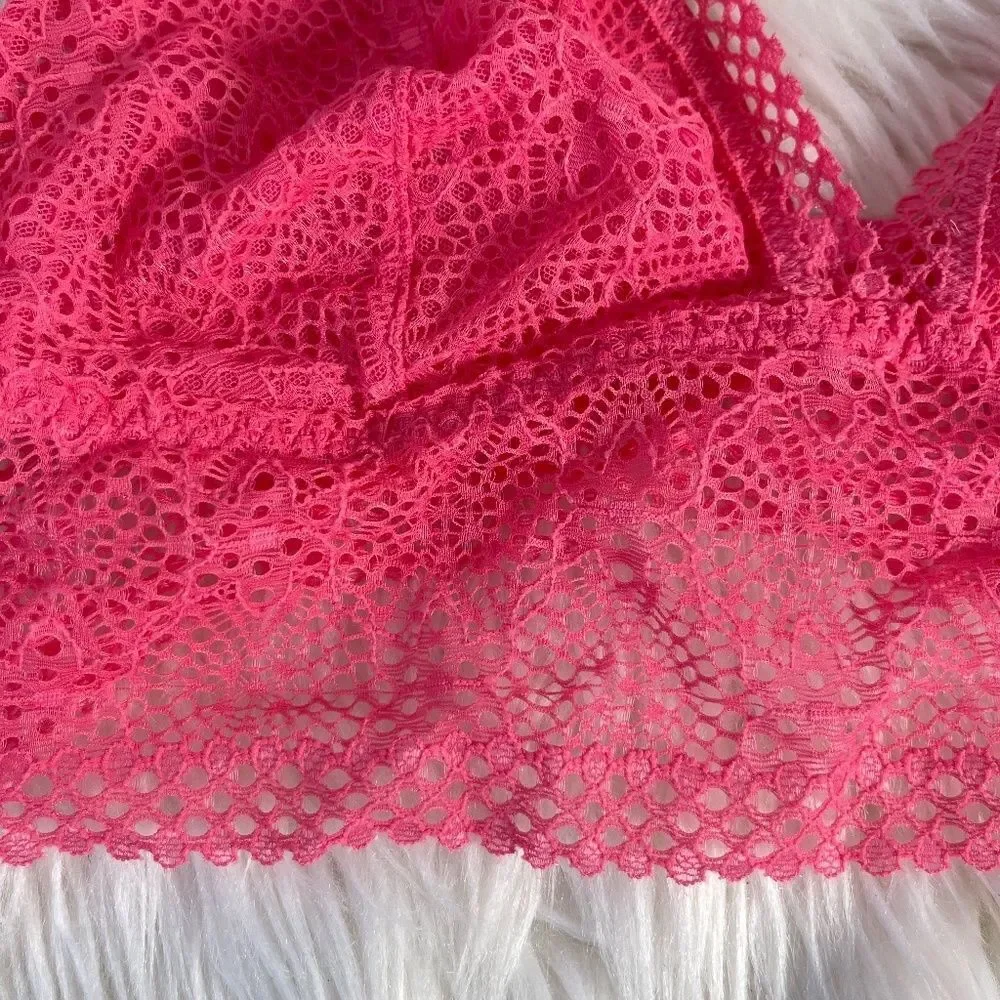 Victoria's Secret NWOT Pink Eyelet‎ Lace Bralette Sz M